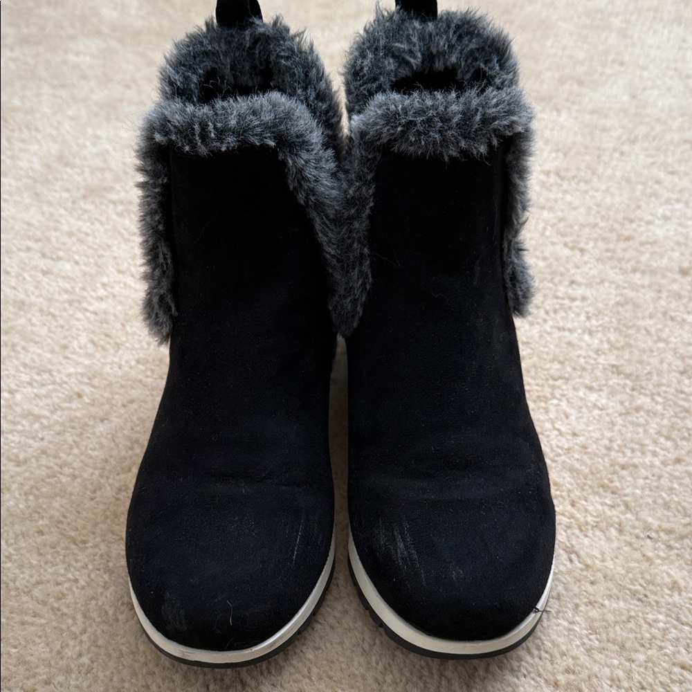 Girl's Black Fur-Lined Boots
